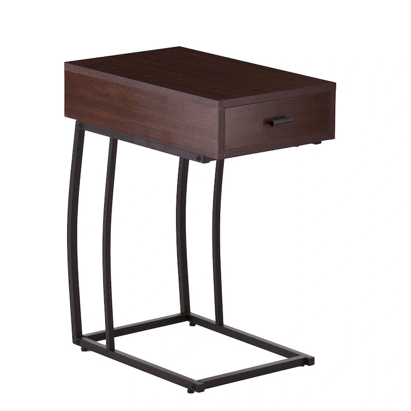 Table d'appoint Liatris de SEI Furniture avec prises électriques et ports USB